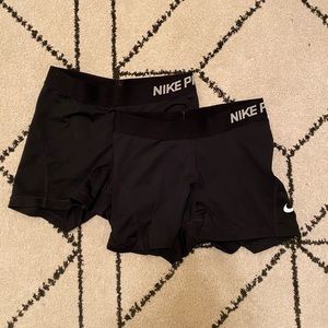 2x Nike pro spandex!